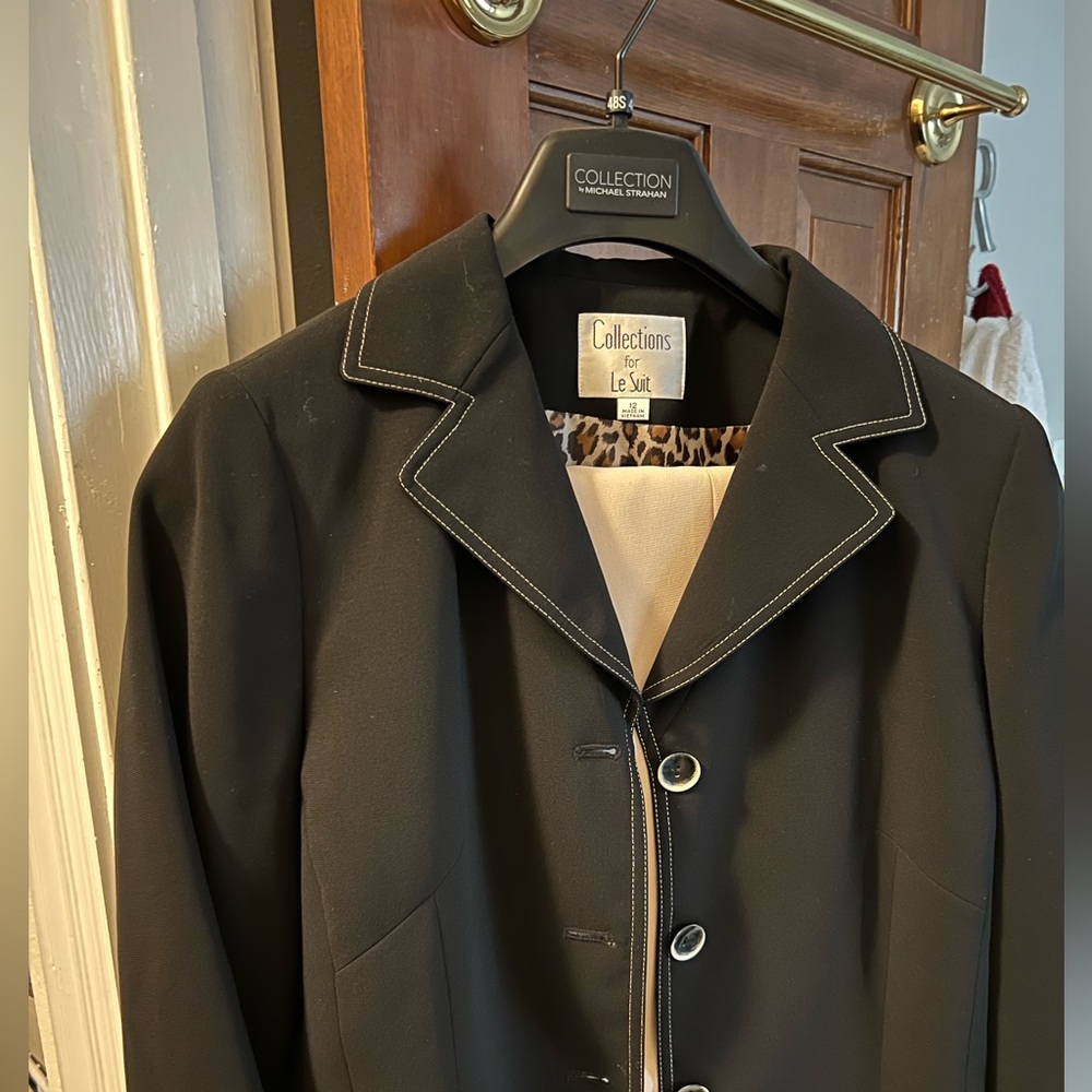 Le suit skirt suit sz 12